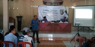 Kepala Dinas Disdukcapil Jadi Narasumber Sosialisasi Pekerja Migran di Desa Cipakat