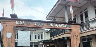 Warga Desa Linggawangi Geruduk Kantor Desa, Tuntut Kades Mundur Dari Jabatan